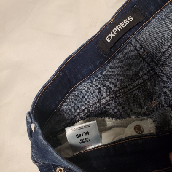 Dark wash lightly distressed jeans - Picture 5 of 5